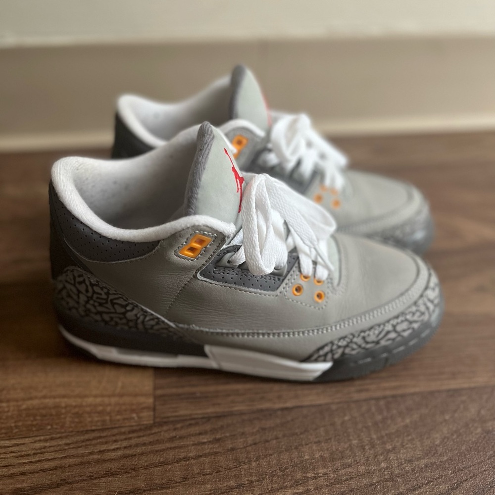 Air Jordan 3 Retro "Cool Grey" sneakers